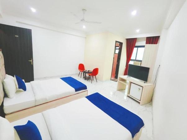 Hotel Almora Sky Near By Delhi International Airport With - Free Airport Pickup And Drop Nueva Delhi Exterior foto