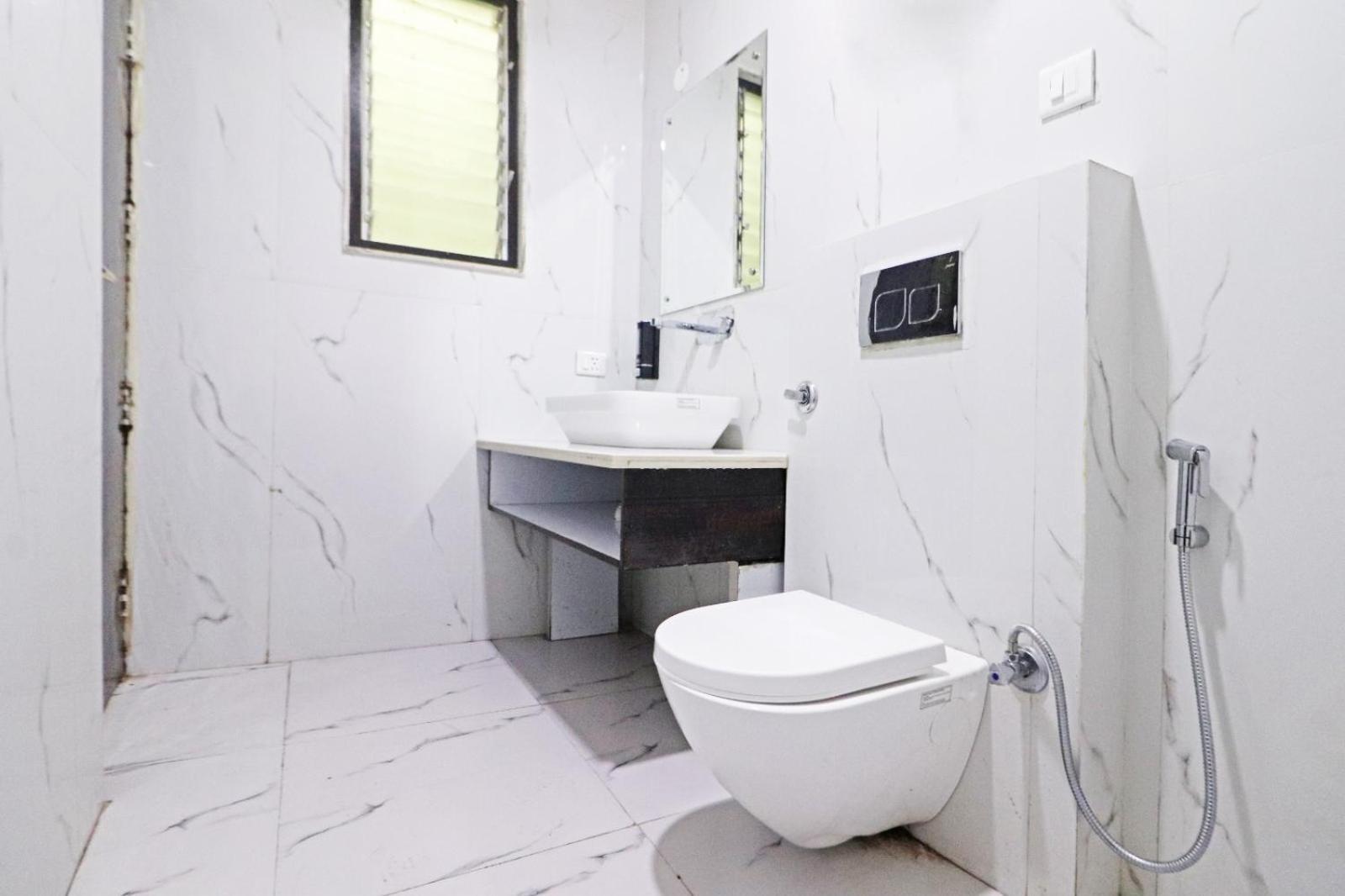 Hotel Almora Sky Near By Delhi International Airport With - Free Airport Pickup And Drop Nueva Delhi Exterior foto