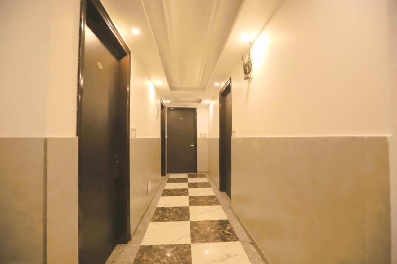 Hotel Almora Sky Near By Delhi International Airport With - Free Airport Pickup And Drop Nueva Delhi Exterior foto
