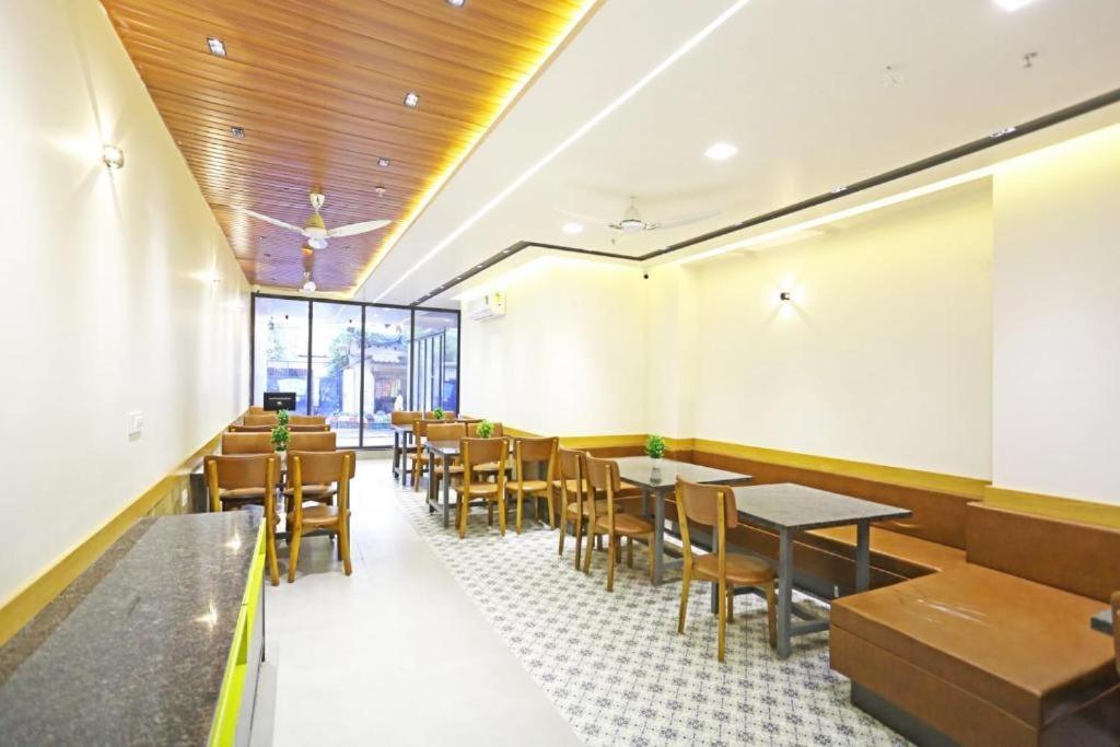 Hotel Almora Sky Near By Delhi International Airport With - Free Airport Pickup And Drop Nueva Delhi Exterior foto