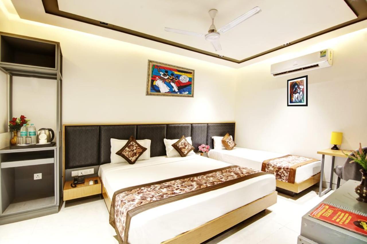 Hotel Almora Sky Near By Delhi International Airport With - Free Airport Pickup And Drop Nueva Delhi Exterior foto