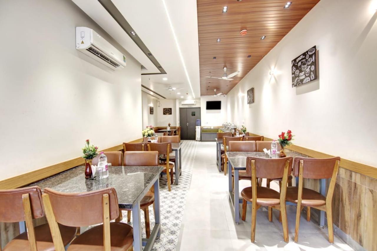 Hotel Almora Sky Near By Delhi International Airport With - Free Airport Pickup And Drop Nueva Delhi Exterior foto