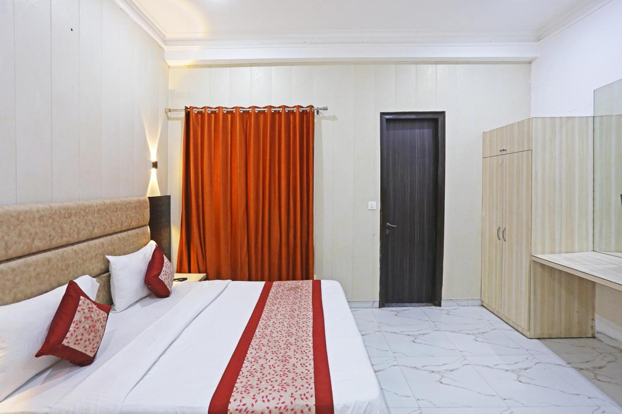 Hotel Almora Sky Near By Delhi International Airport With - Free Airport Pickup And Drop Nueva Delhi Exterior foto