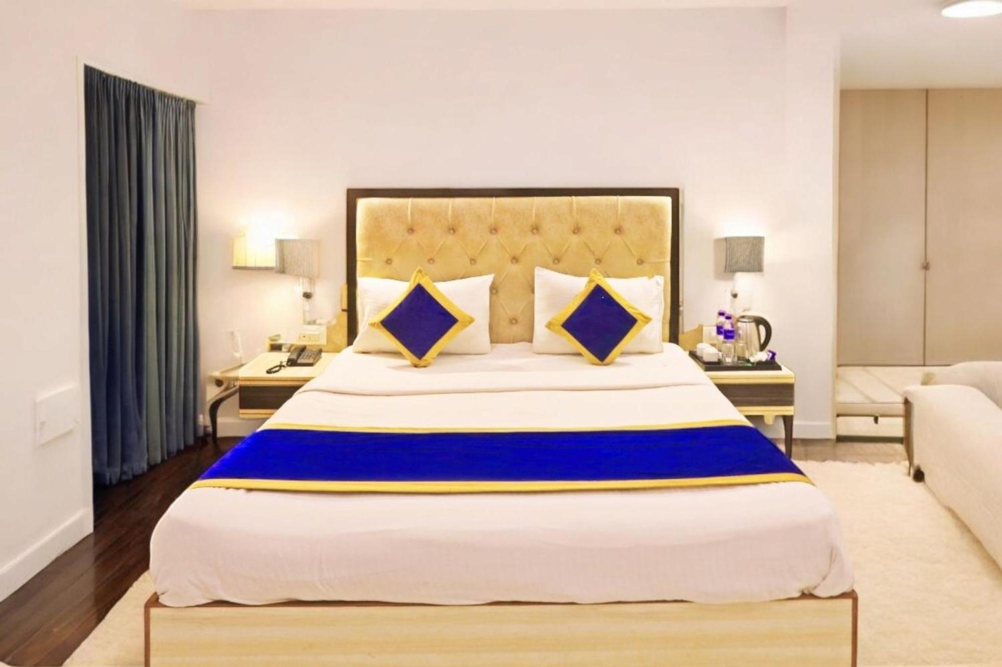 Hotel Almora Sky Near By Delhi International Airport With - Free Airport Pickup And Drop Nueva Delhi Exterior foto